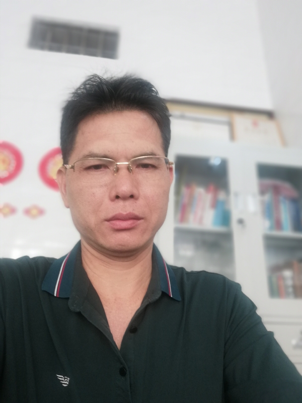 后视镜的第二张照片--邯郸相亲服务中心