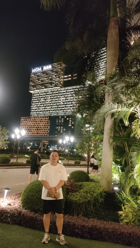 熟悉的身影的第一张照片--邯郸相亲服务中心