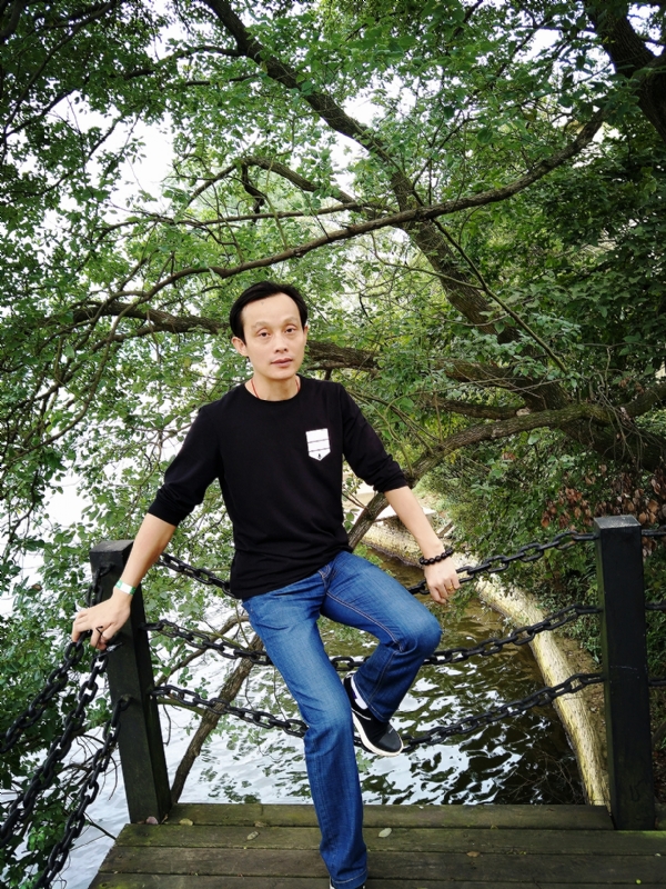 易进的第一张照片--邯郸相亲服务中心