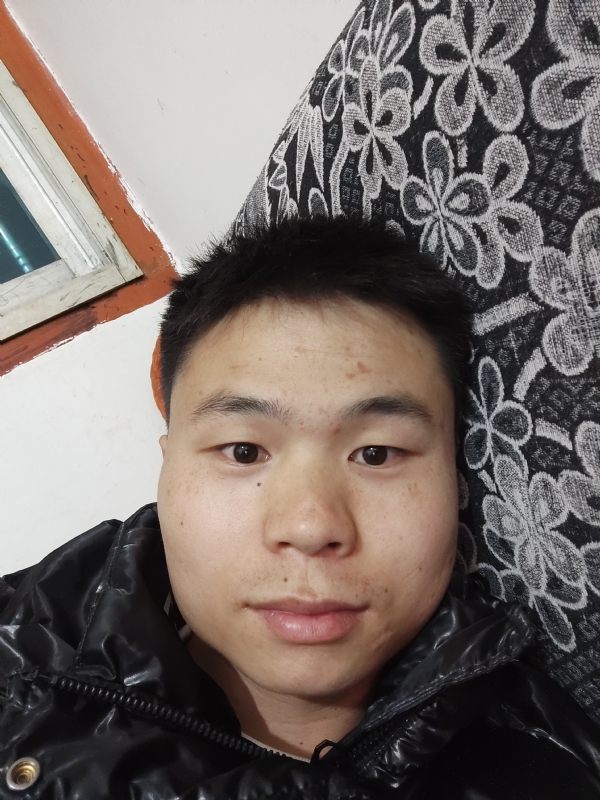 麒麟区幼儿园扛把子的第三张照片--邯郸相亲服务中心