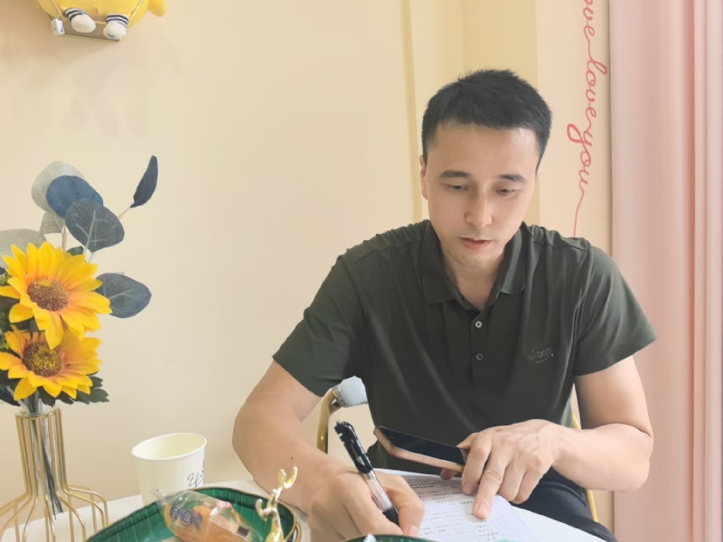 笑看一切的第二张照片--邯郸相亲服务中心