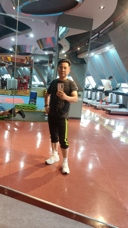 凭水相逢的第一张照片--邯郸相亲服务中心