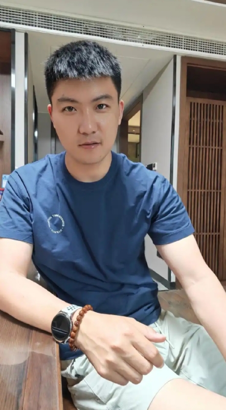 大鹏展翅的第一张照片--邯郸相亲服务中心