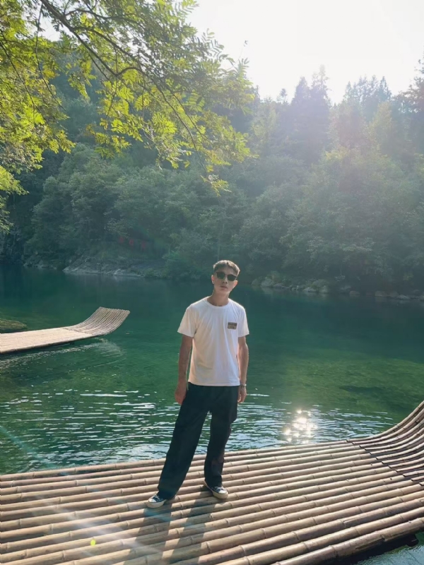 林言的第二张照片--邯郸相亲服务中心