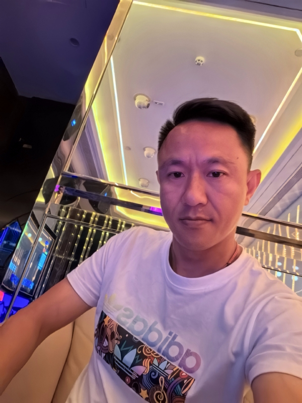 辞岸的第一张照片--邯郸相亲服务中心