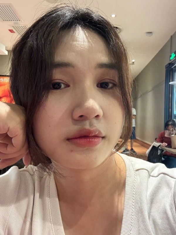 粉墨的第一张照片--邯郸相亲服务中心